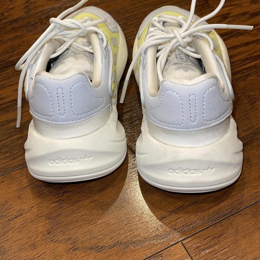 Kids Adidas Ozelia J Shoes Sneakers White Gray Yellow Size 3.5 Youth - Picture 6 of 9